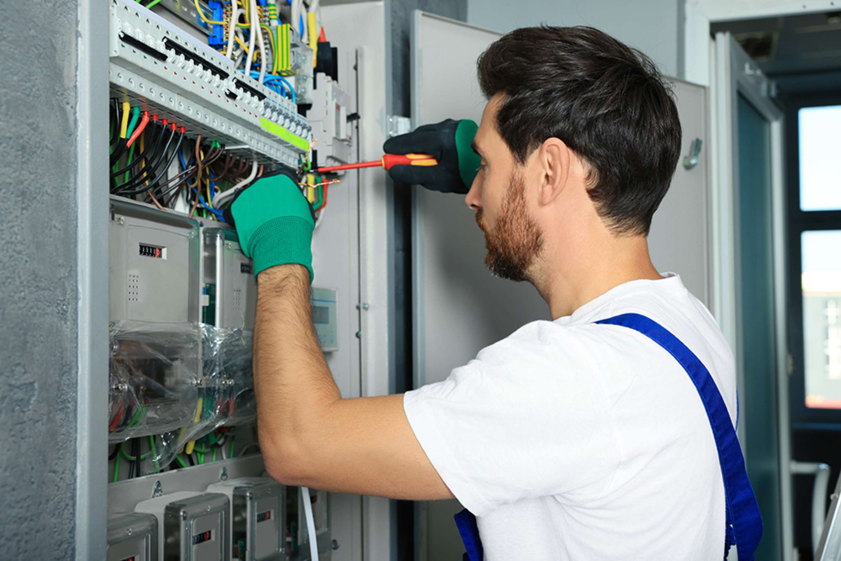 Nieder­spannungs­anlagen bei Elektro Katers Installations GmbH in Dillingen
